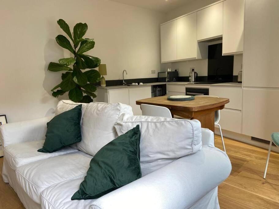 Poets Rest, Free Parking, Ev Socket Fees Apply Walk To Beach Brighton ภายนอก รูปภาพ